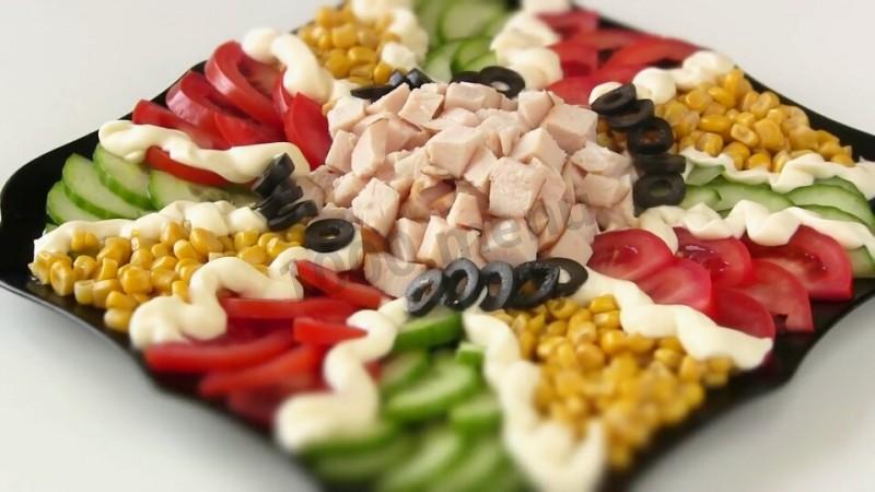 Сезонни салати за лек и свеж обяд